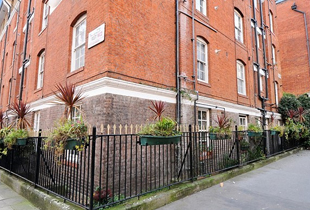 Full-time landlord sells ex-LA flat to his SPV Ltd Co