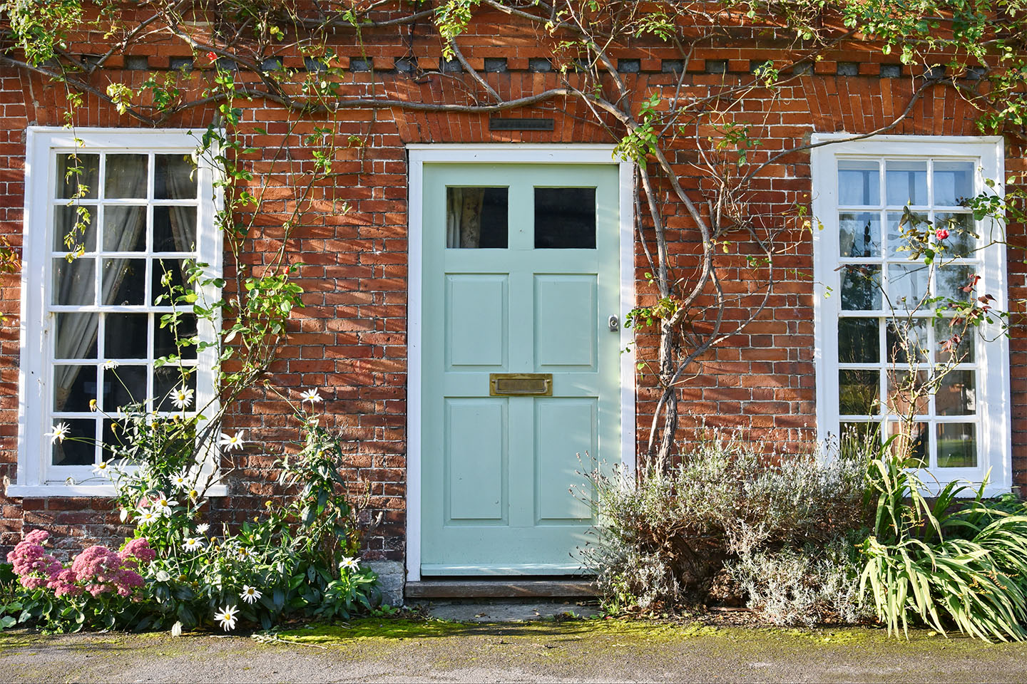 uk holiday cottage with door and windows